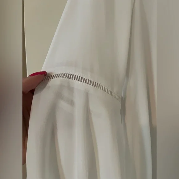 White House Black Market Bell Sleeve Flowy Rich White Blouse Women’s Size 8 - Picture 6 of 16